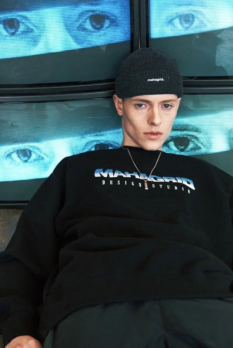 被刷屏的网红女孩,被霸屏的女孩