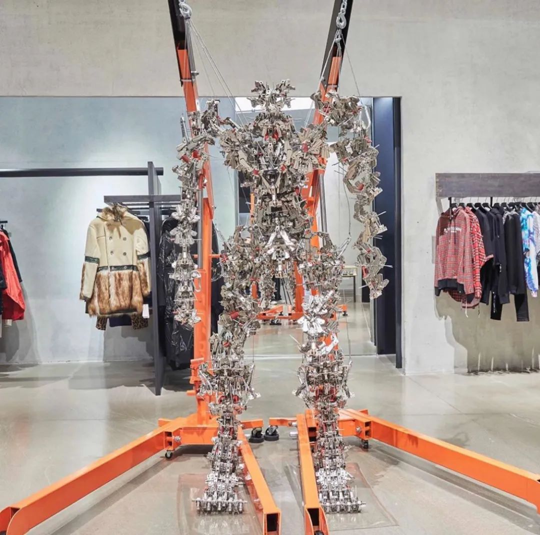 被刷屏的网红女孩,被霸屏的女孩