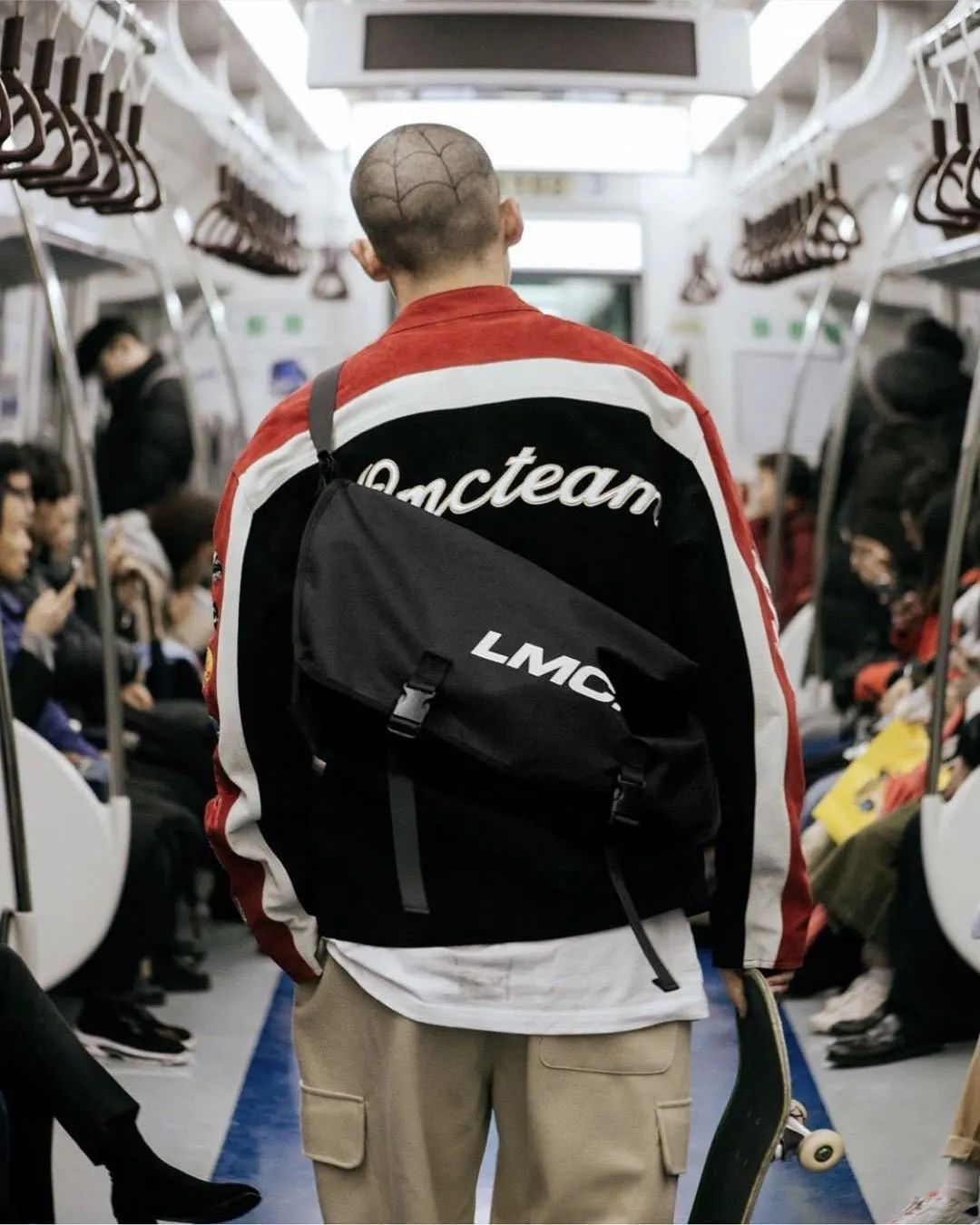 被刷屏的网红女孩,被霸屏的女孩