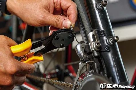 什么时候换刹车线,全刹变速线和刹车线多久一换