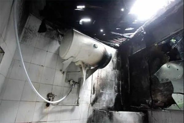 热水壶爆炸一家三口被特重度烧伤,热水器爆炸致一家三口重度烧伤