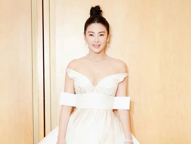 女生胸特别大是病吗,女生变胖胸会大吗