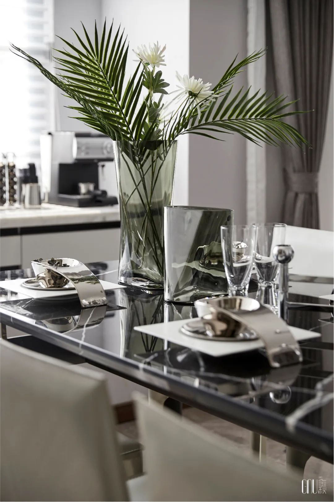 99平方现代轻奢样板房,金秋装修风格图片