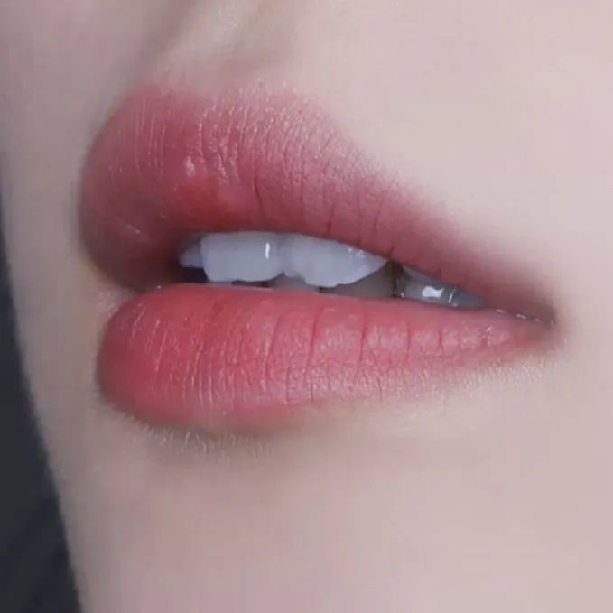 成熟系淡颜妆容御姐妆,清冷厌世风妆容