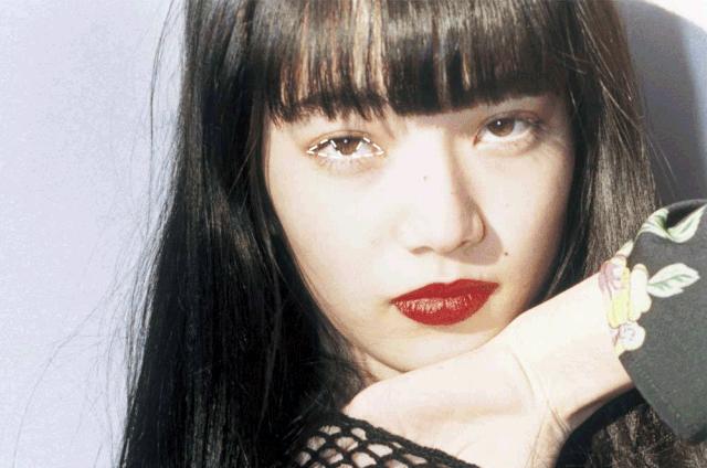 成熟系淡颜妆容御姐妆,清冷厌世风妆容