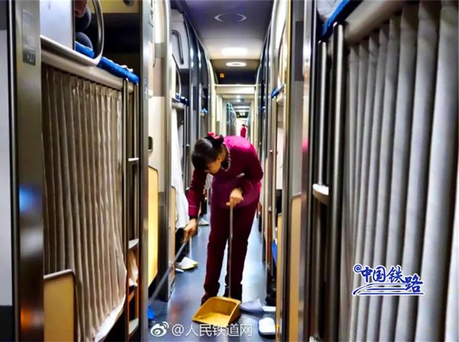 那些年我们坐过的双层列车 (那些年我们坐过的双层火车)