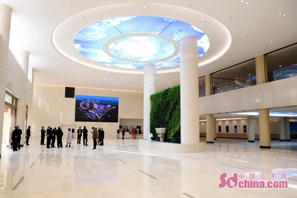 青岛滨海学院附属医院试营开诊螺旋断层放射治疗系统,TOMO填补青岛医疗领域空白