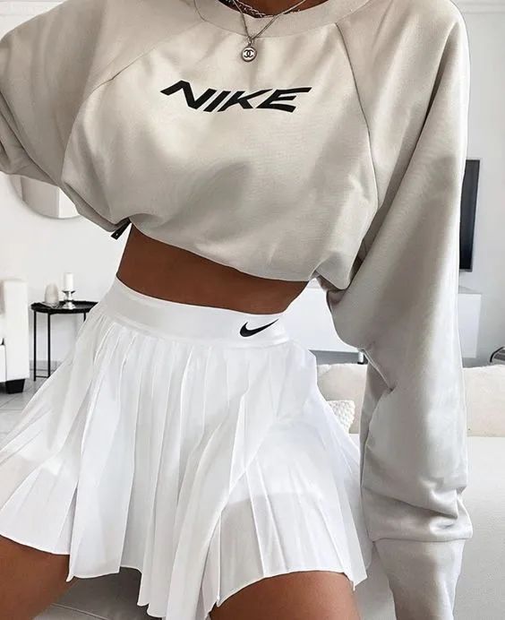 别追BM风了，今年做个NIKE女孩吧