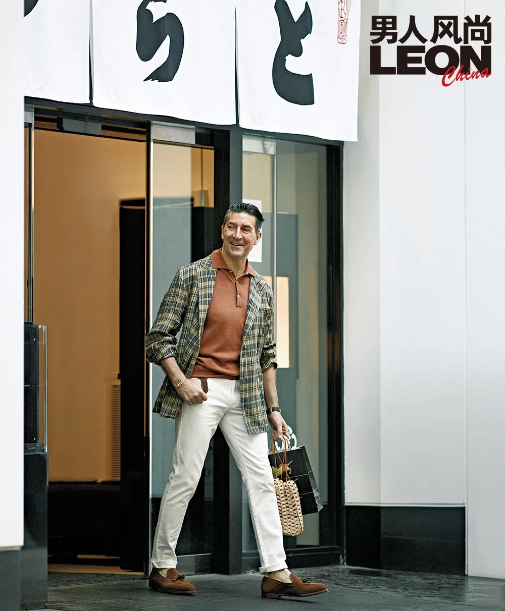 白色牛仔自显贵气，入手不需要理由