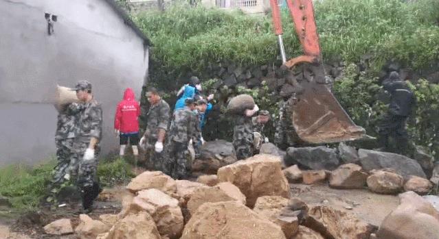 每小时2个西湖冲向下游，新安江水库水位开始降落！建德30万人受影响，桐庐多处汪洋