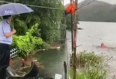 每小时2个西湖冲向下游，新安江水库水位开始降落！建德30万人受影响，桐庐多处汪洋