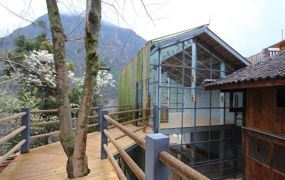 打卡百米观光电梯大美山色尽收眼底~