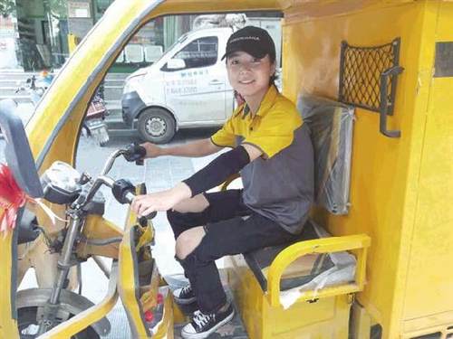 铜川“90”萌妹子当上快递员，苦辣辛酸中感动连连