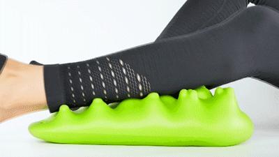 颈椎牵引器锻炼老人,每天30分钟颈椎牵引器