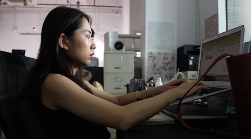 网红五金少女,五金少女直播卖货