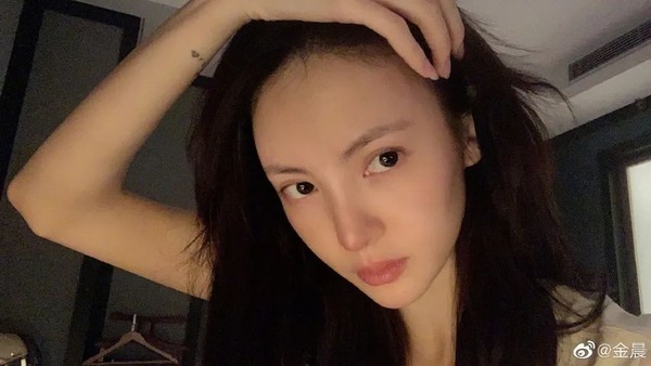 她才是内地版恋爱天后吧？为什么这些小鲜肉都这么喜欢她？