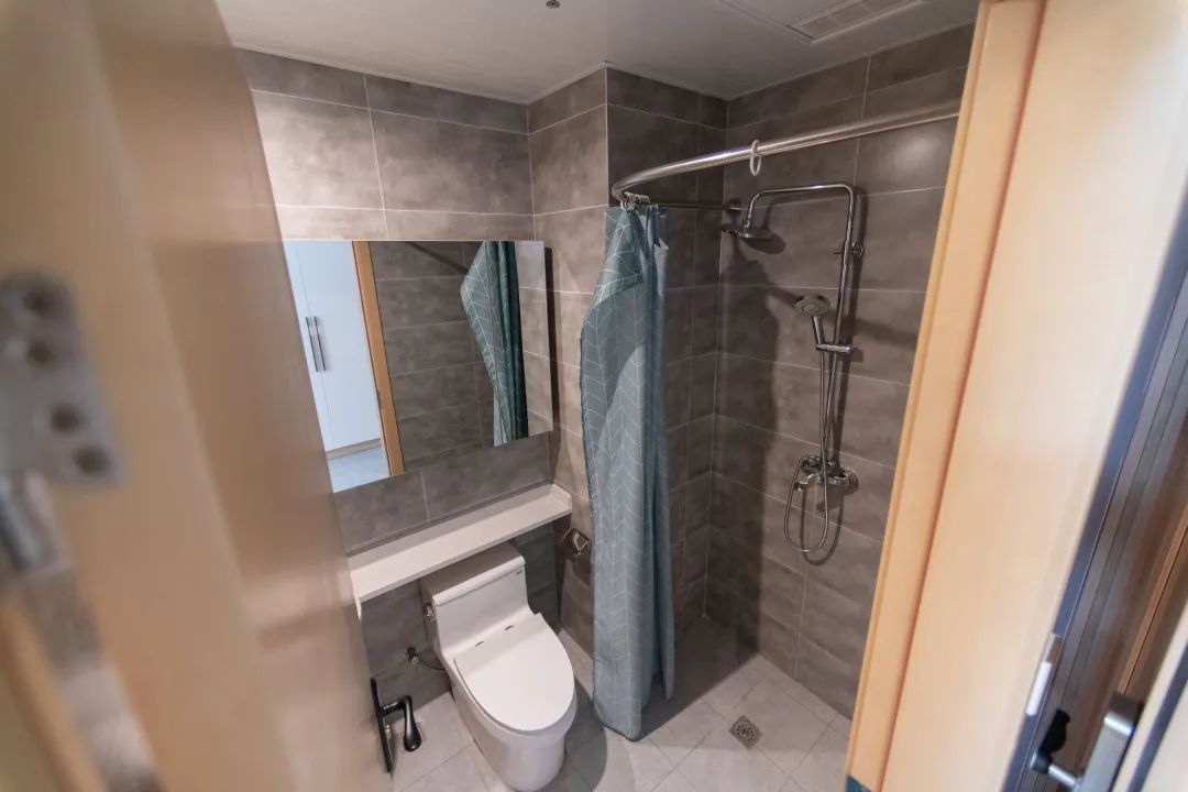 酒店式公寓拎包入住,包吃住酒店式公寓