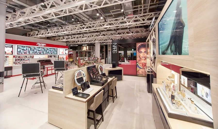 为什么这次的优衣库这么火爆,为什么最近优衣库这么火