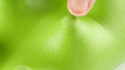 颈椎牵引器锻炼老人,每天30分钟颈椎牵引器