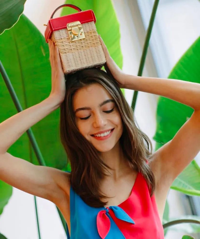 盛夏选一款不会撞款的藤编包吧,盛夏哪个系列好用