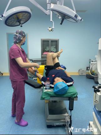 抗洪战士出院归队,抗洪一线工作人员慰问