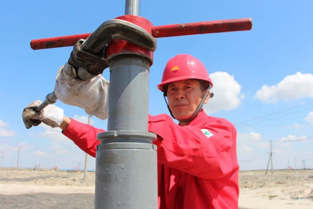 油水井方位角,深水井怎么接水管