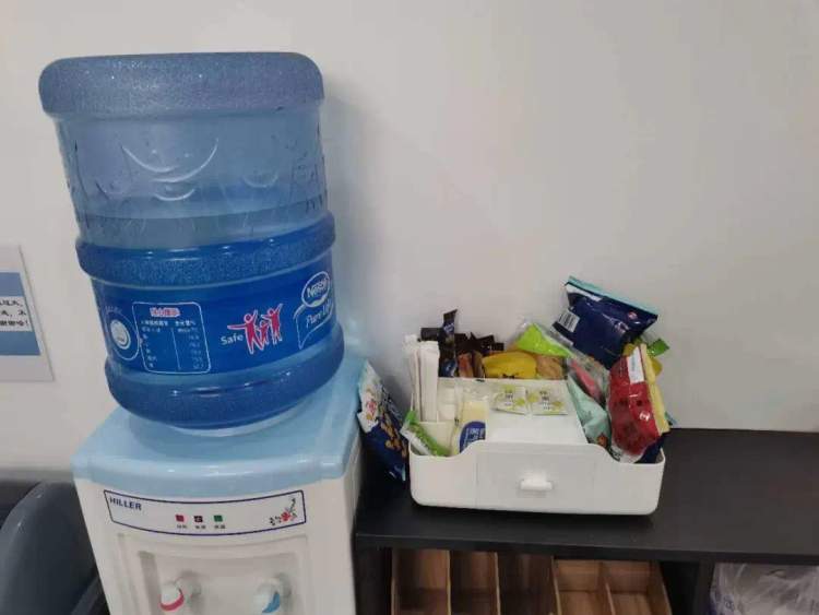 静安区付费自习室,上海静安免费的自习室