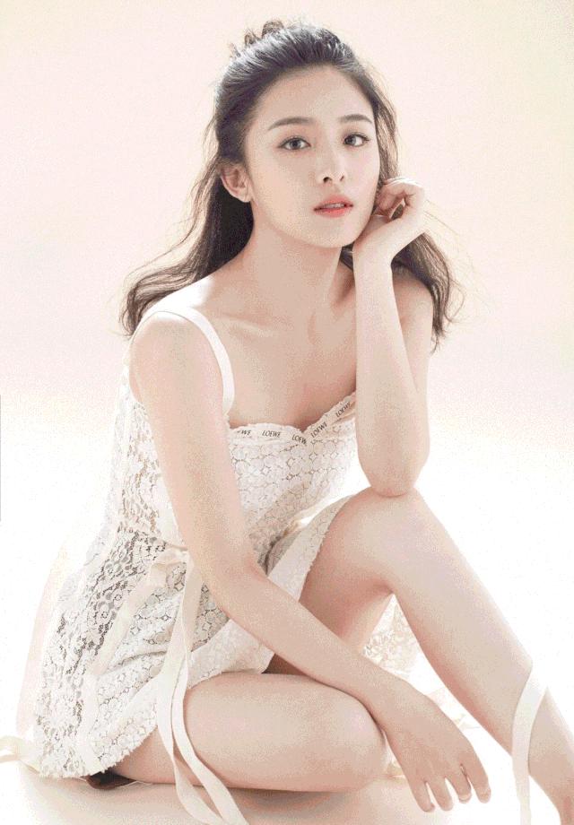 一条颈纹老十岁教你一招淡化,女人脖子有颈纹和年龄有关吗