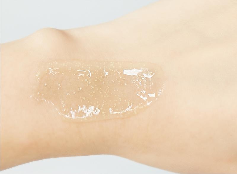 一条颈纹老十岁教你一招淡化,女人脖子有颈纹和年龄有关吗