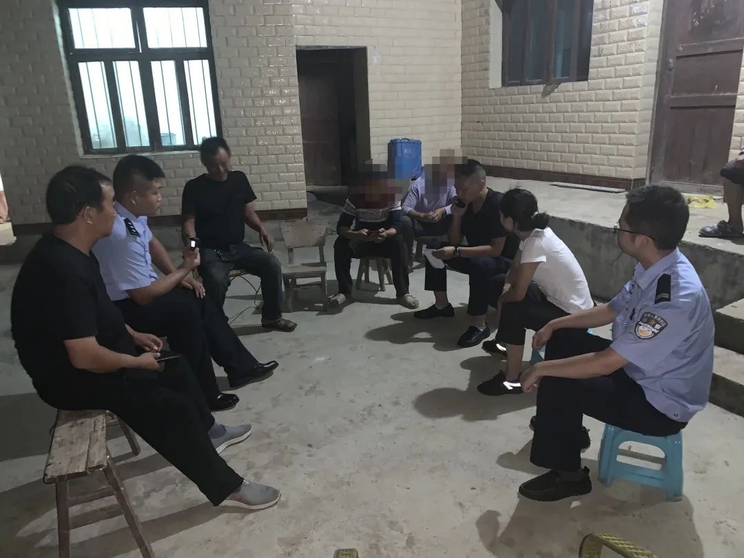 警察会帮忙上门抓奸吗,警察上门抓诈骗犯