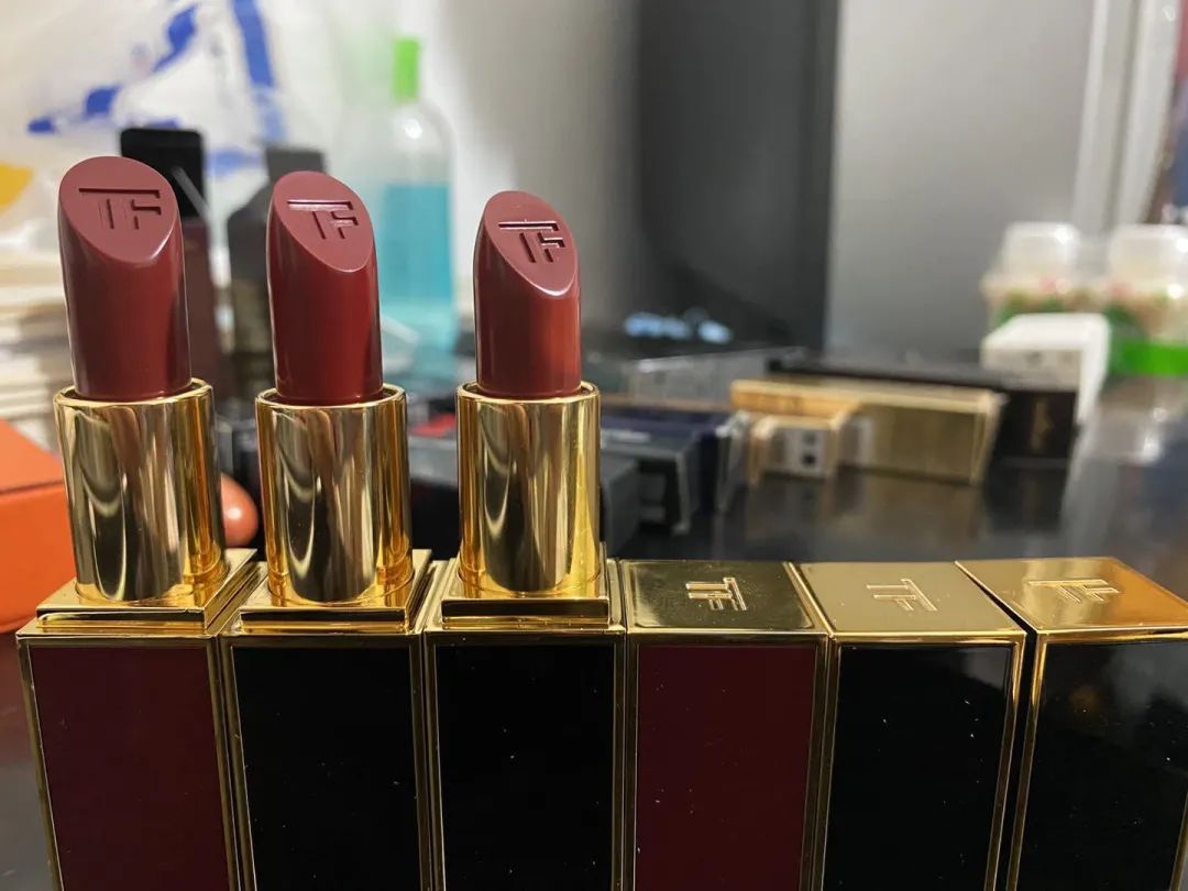 大牌口红直播专柜正品,直播卖大牌口红很便宜是正品吗