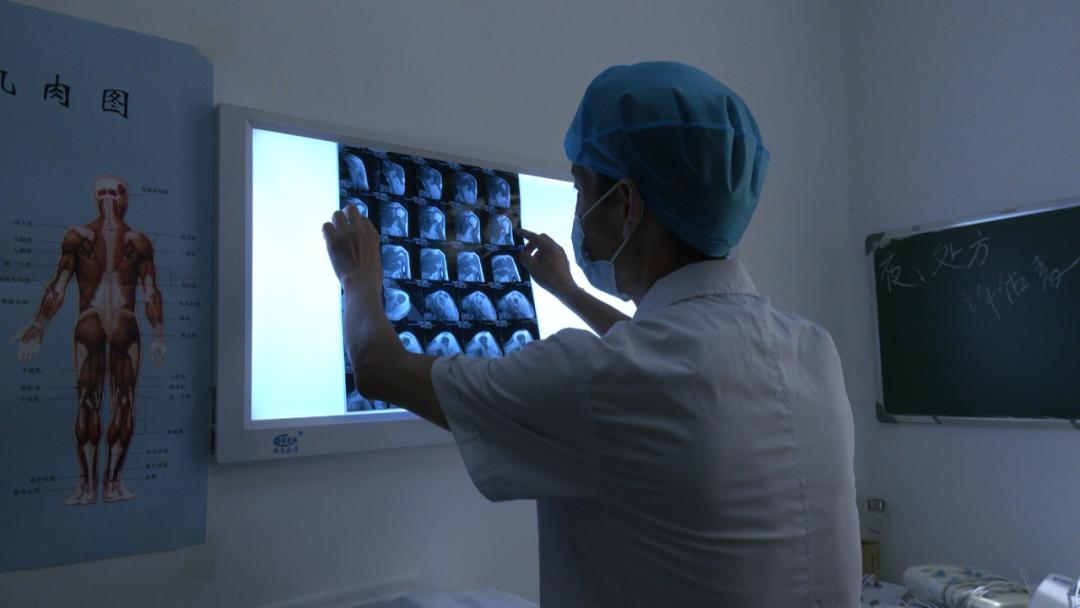 中医院靳英姿,医师个人风采展示视频