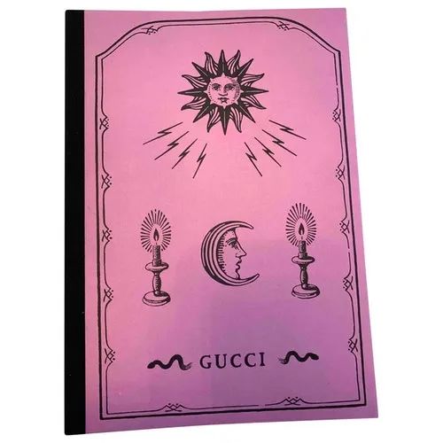 开学买好多本子,开学买个书包