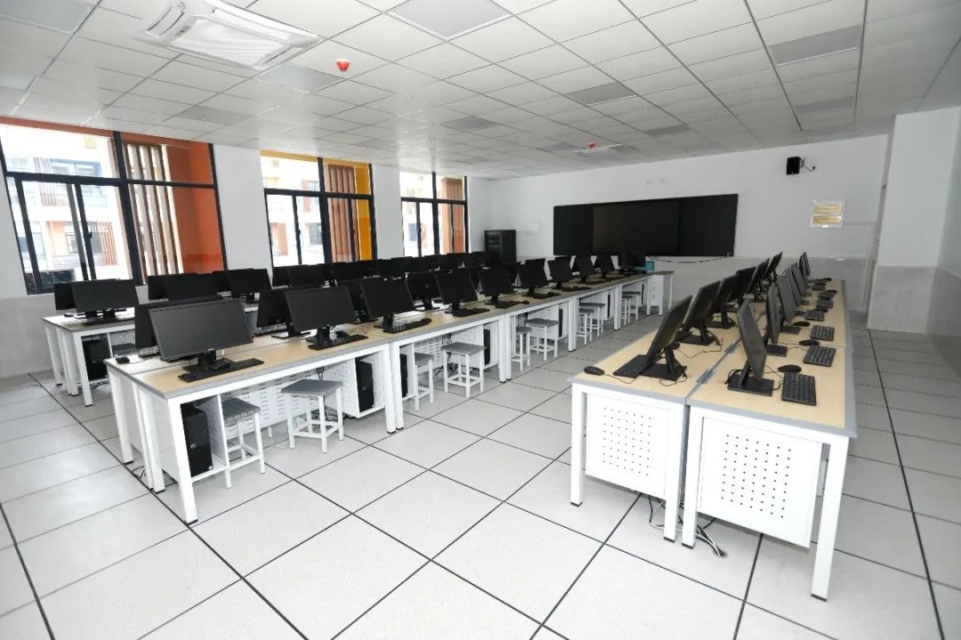 江宁金箔路实小旁边小区,江宁实小金箔路校区好不好