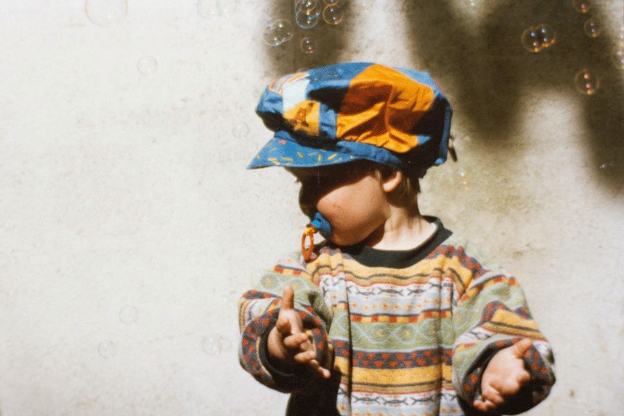 “我花200块，买来女儿性早熟”：多少中国孩子正在被掏空