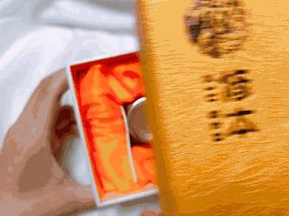 60岁没眼袋方法,教你一招去眼纹