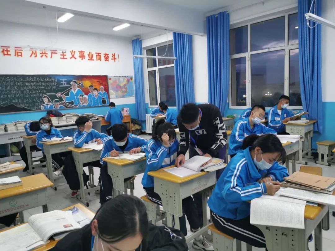 浦城援疆教师黎建标：从闽北飘到天山脚下的“蒲公英”