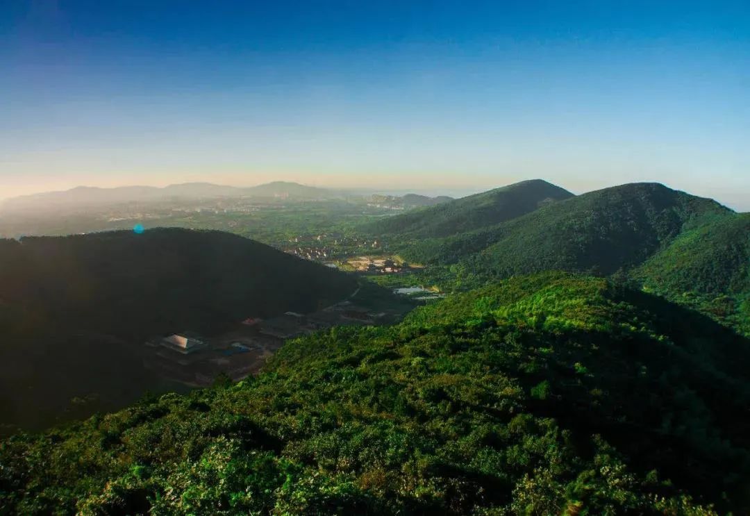 穹窿山有哪些特点,穹窿山凭什么被誉为天下第一