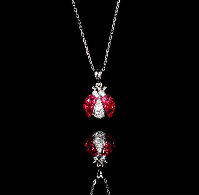 为什么宝石是五颜六色的,宝石为什么五光十色