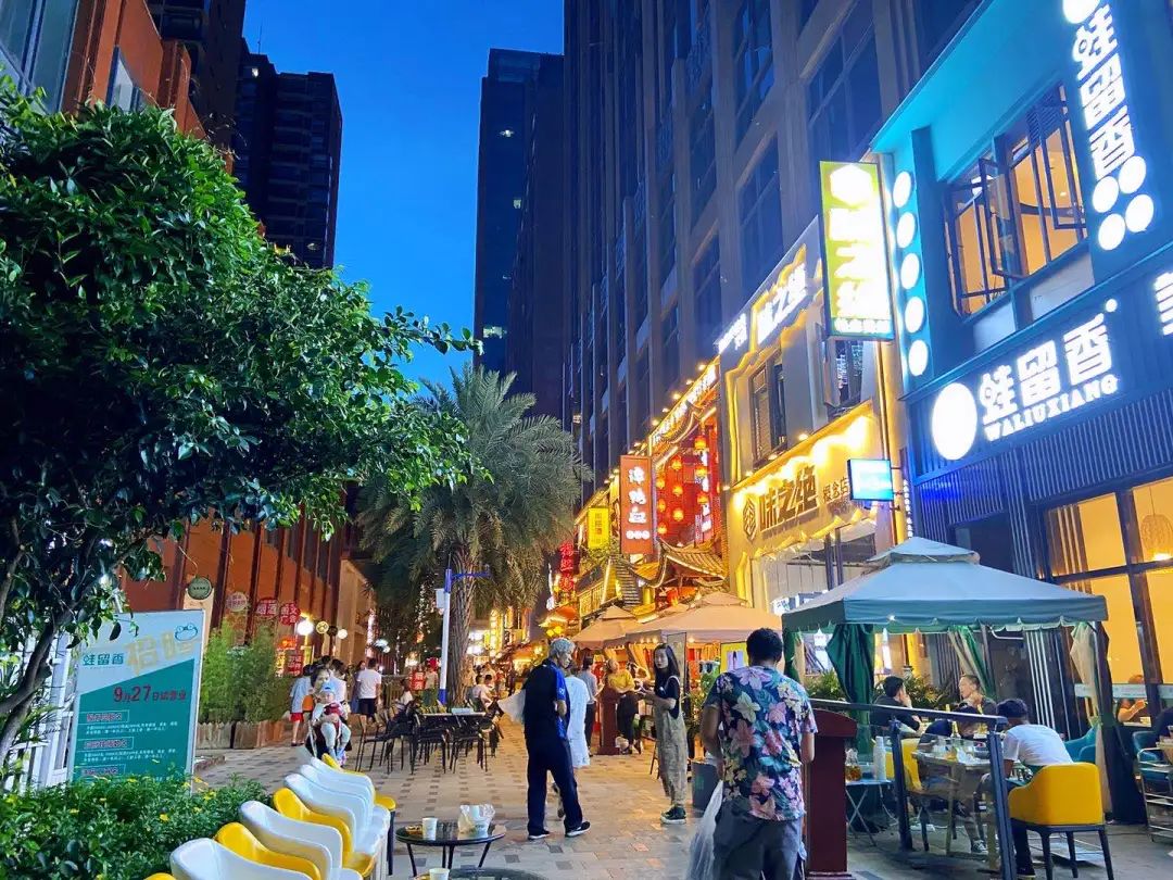 昆明西山南亚风情第壹城,昆明之夜不夜城