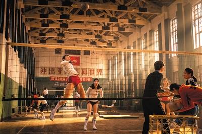 上演扣杀拦网,夺冠拦网镜头