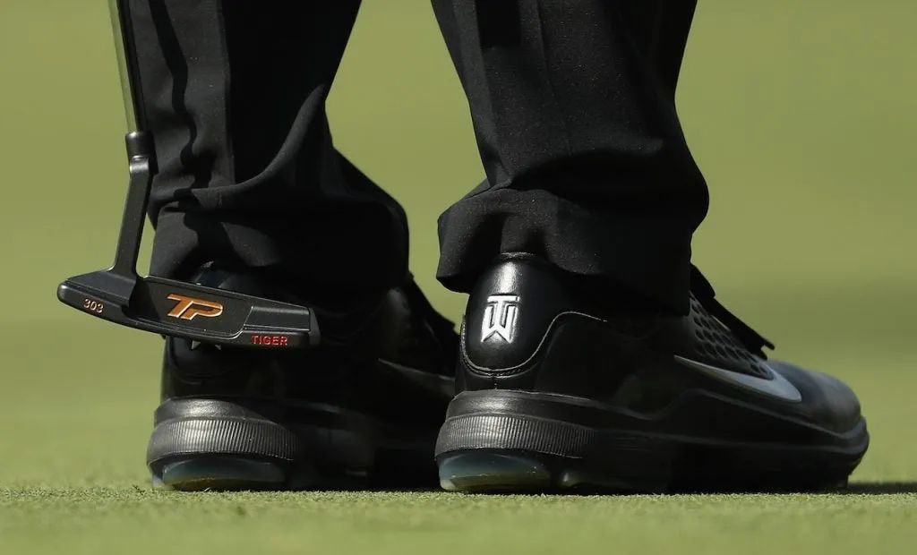 备用杆都能卖100万！盘点：老虎用过的每一支推杆