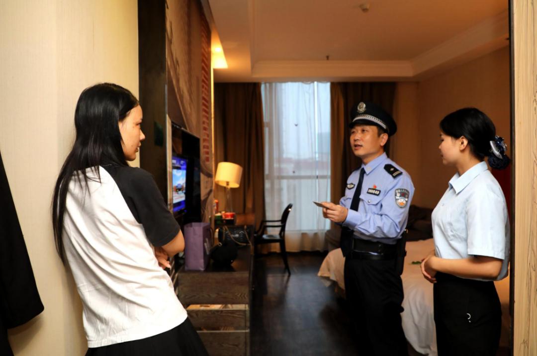 人物|“老方”的第19个国庆节