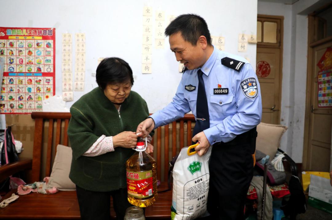 人物|“老方”的第19个国庆节