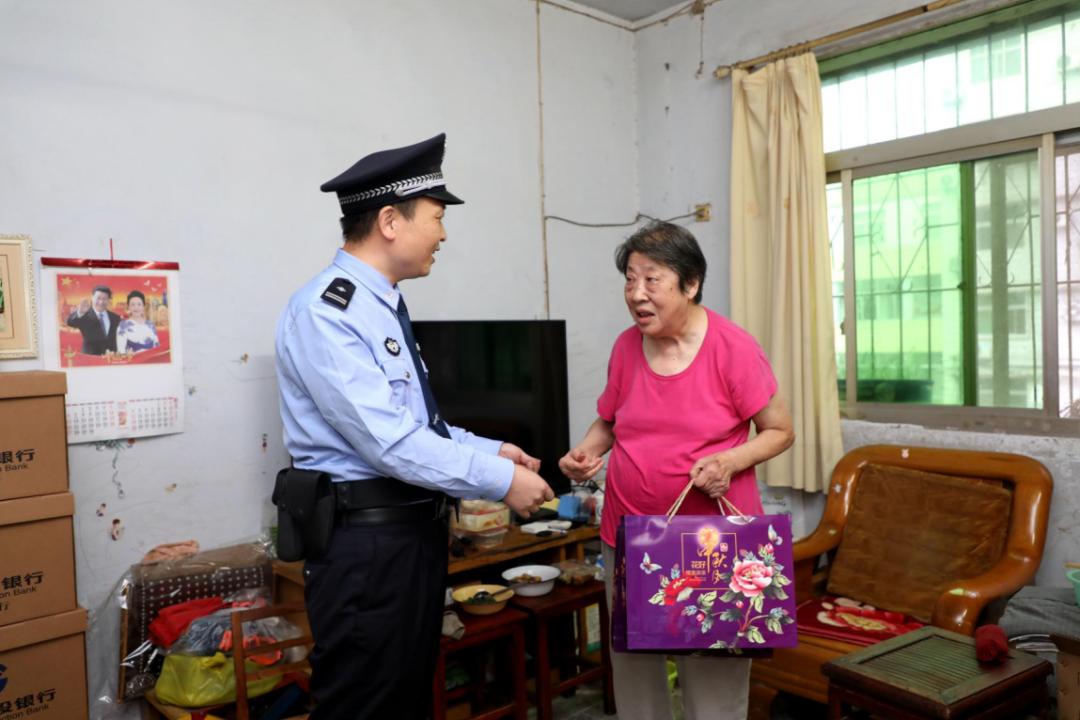 人物|“老方”的第19个国庆节