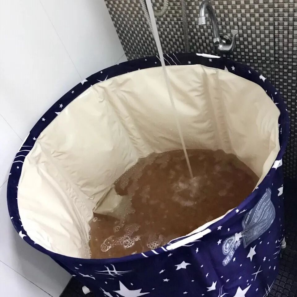 小浴室必备之折叠泡澡桶,有了折叠泡澡桶在家也能泡澡了