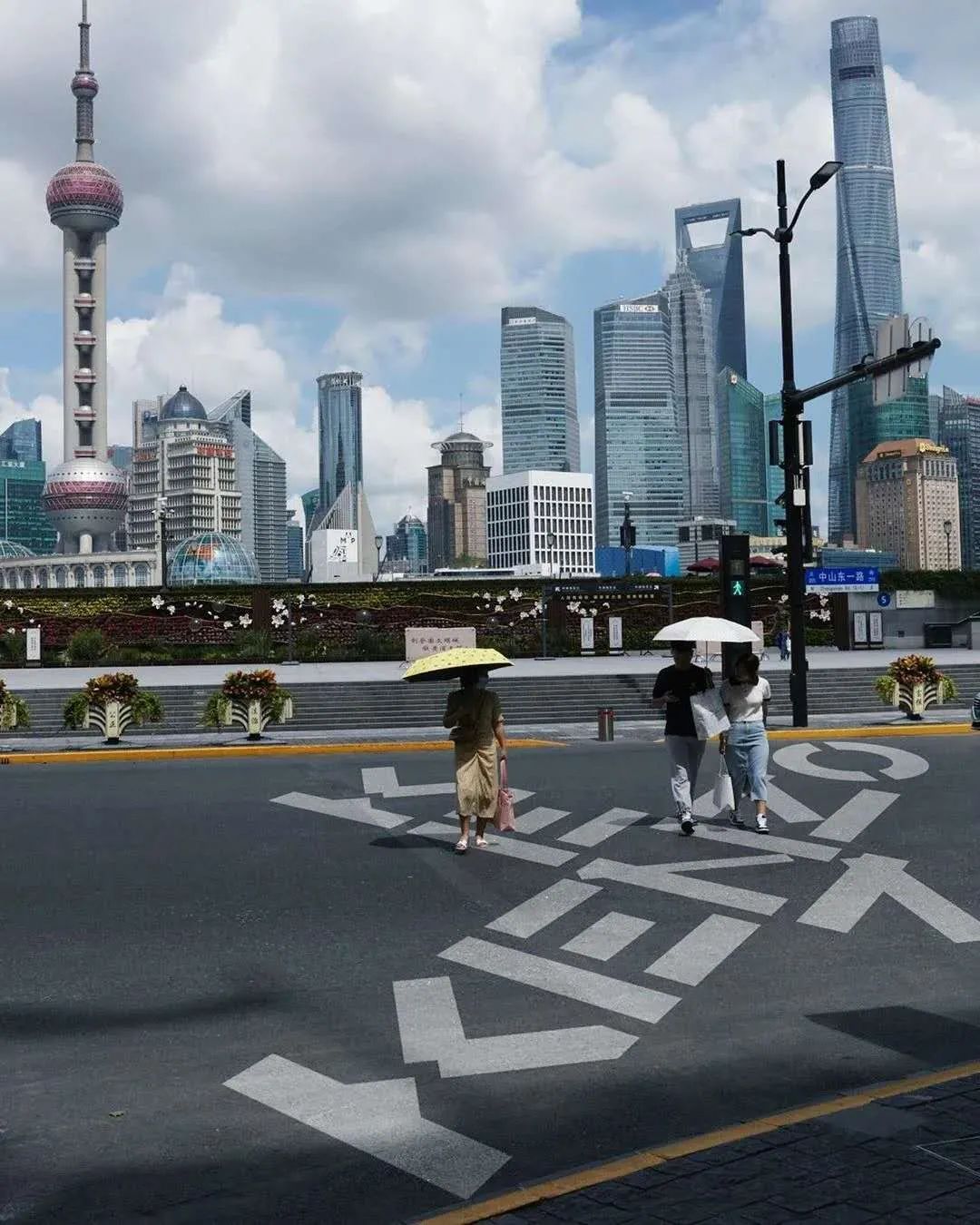 巴黎为她的儿子哭泣，Kenzo创始人高田贤三因新冠在法去世