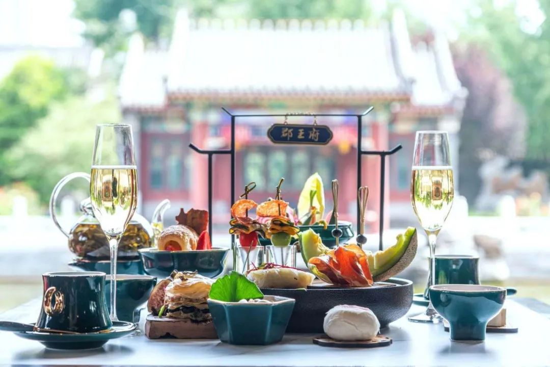 屯里新开finedining，王府花园下午茶，老牌合资酒店新开烘焙坊……本周的贴秋膘指南有点高级（内含福利）|一周好吃