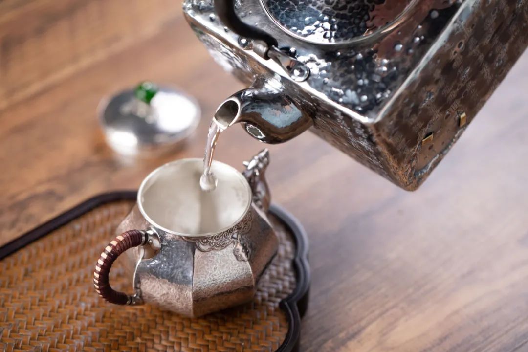 纯银嵌金荷花银壶纯手工泡茶银壶,纯银复古银壶