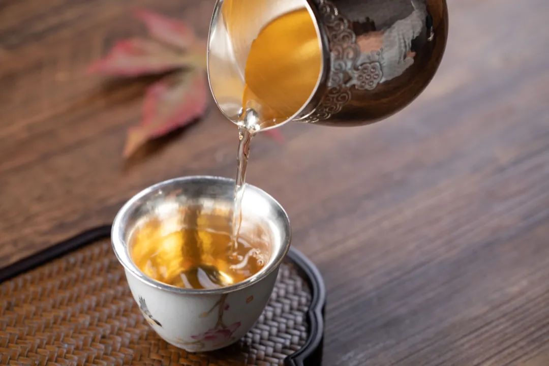 纯银嵌金荷花银壶纯手工泡茶银壶,纯银复古银壶